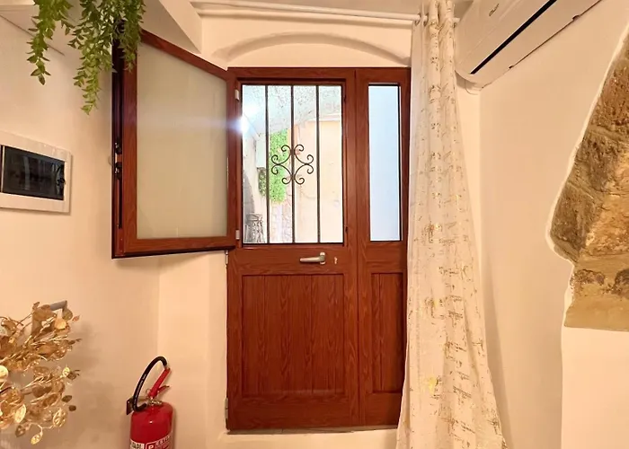 L'antica Dimora Deluxe بيت ضيافة 3*